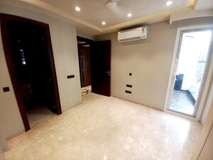 Room in 3 BHK Builder Floor at Safdarjung Enclave – for Sale