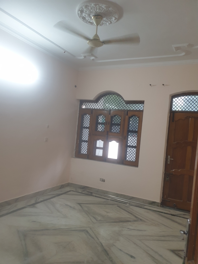 3 BHK + Extra Room Independent House For Rent in Sector 19