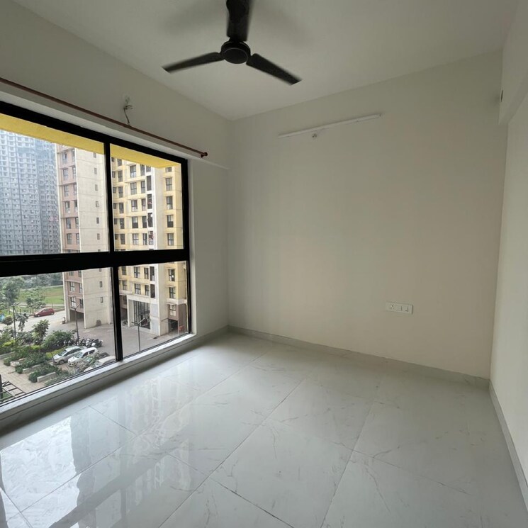 Room, runwal-gardens-phase-2 1.5 Bedroom 515 Sq.Ft. Apartment In Kalyan Shilphata Road Thane 8911082
