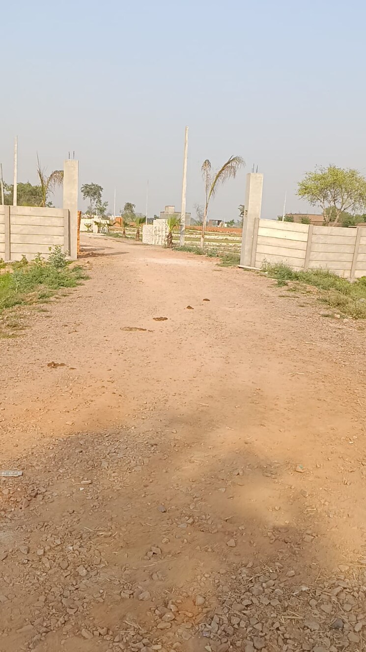 undefined, gaur-yamuna-city  100 Sq.Yd. Plot In Gaur Yamuna City Greater Noida 8911085