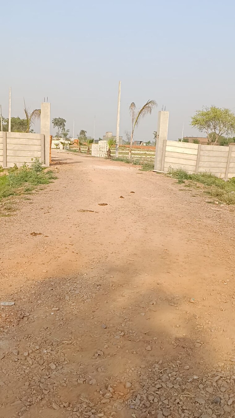 undefined, gaur-yamuna-city  100 Sq.Yd. Plot In Gaur Yamuna City Greater Noida 8911085