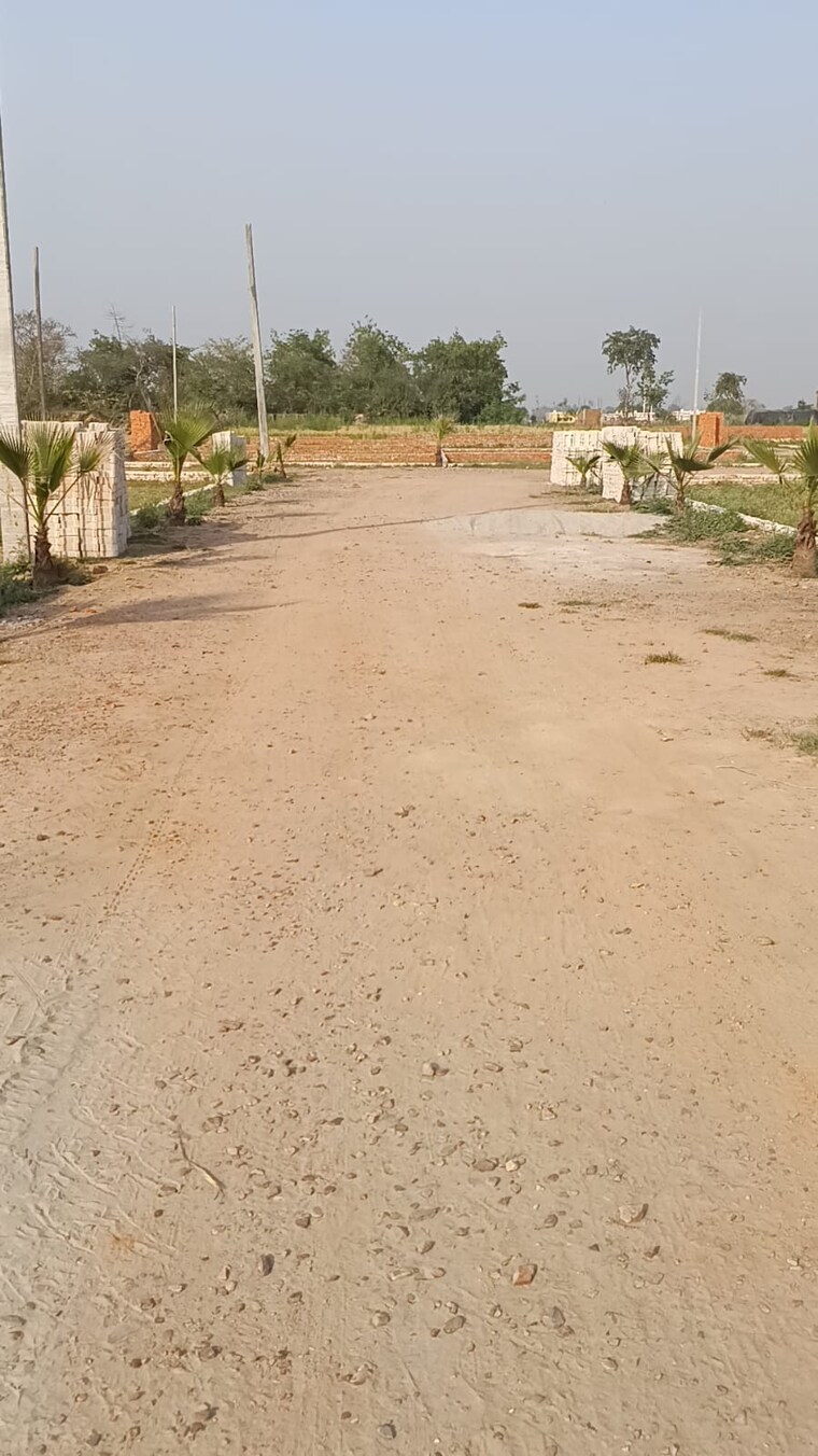 undefined, gaur-yamuna-city  100 Sq.Yd. Plot In Gaur Yamuna City Greater Noida 8911085