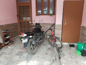 Parking in 2 BHK Independent House at Sitapur Road – for Rent