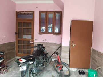 Parking in 2 BHK Independent House at Sitapur Road – for Rent