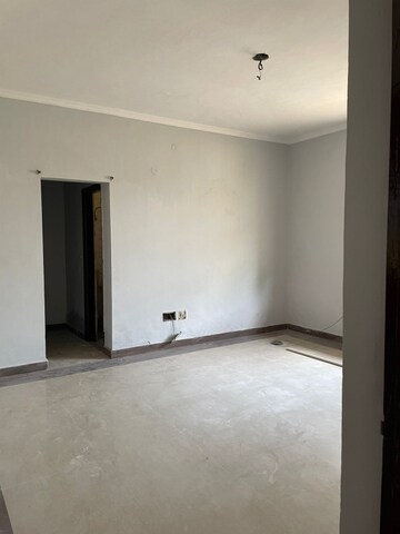 Room in 3 BHK Independent House at Sector 50 – for Rent