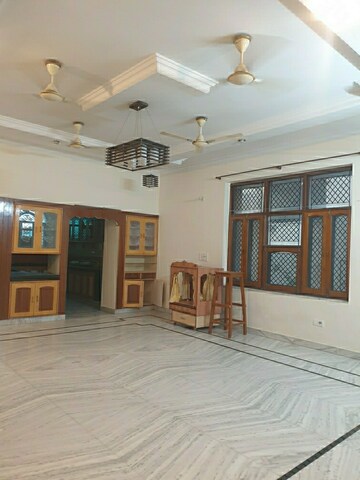 Bedroom in 3 BHK Independent House at Sector 16 – for Rent