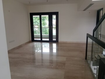 Room in 4 BHK Apartment at Embassy Grove, Kodihalli – for Rent