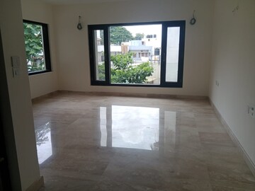 Room in 4 BHK Apartment at Embassy Grove, Kodihalli – for Rent