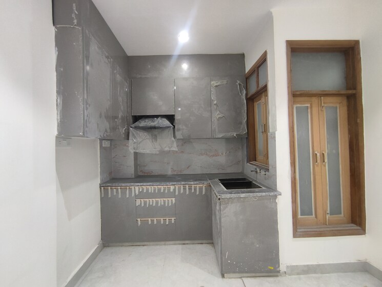 Kitchen, chattarpur 3 Bedroom 1100 Sq.Ft. Builder Floor In Chattarpur Delhi 8911109