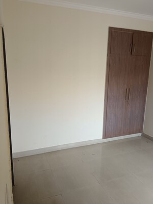 Room in 3 BHK Apartment at Paramount Floraville, Sector 137 – for Sale