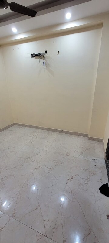 Room in 1 BHK Builder Floor at Chattarpur – for Rent
