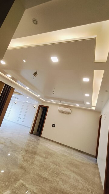 Furnished Amenities in 3 BHK Builder Floor at Sector 85 – for Sale
