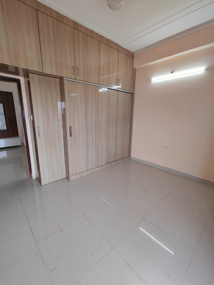 Room, gomti nagar 2 Bedroom 1300 Sq.Yd. Builder Floor In Gomti Nagar Lucknow 8911202