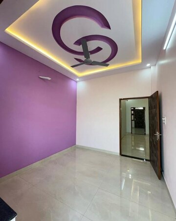 Room in 2.5 BHK Builder Floor at Sector 33 – for Sale