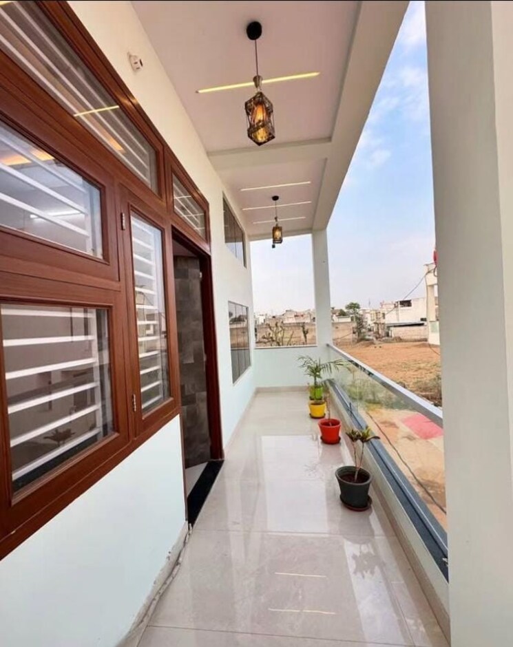 Balcony, sector 33 2.5 Bedroom 2250 Sq.Ft. Builder Floor In Sector 33 Faridabad 8911235