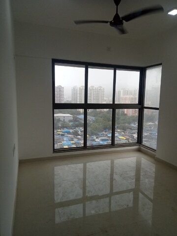 Room in 2 BHK Apartment at UK Iridium, Kandivali East – for Rent