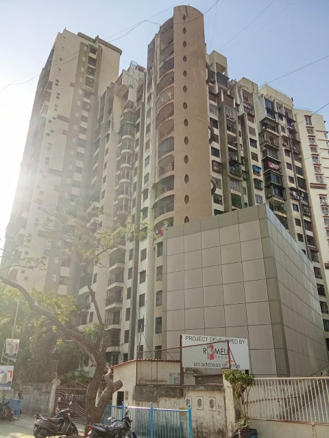 2 BHK Apartment For Rent in Romell Empress