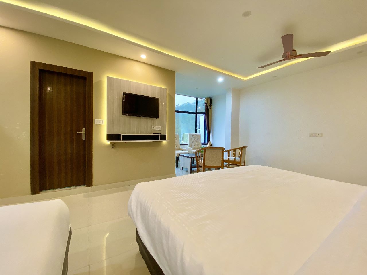 2 BHK Apartment For Sale in Central Park 3 The Room
