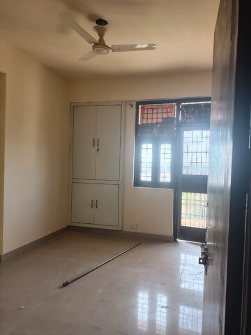 Room in 2 BHK Apartment at Migsun Roof, Raj Nagar Extension – for Rent