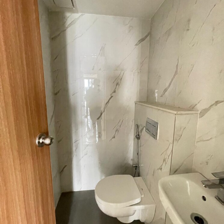 Bathroom, lodha-palava-codename-epic 2 Bedroom 652 Sq.Ft. Apartment In Taloja Bypass Road Thane 8911311