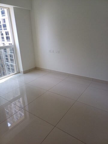 Room in 1 BHK Apartment at Shapoorji Pallonji Siennaa, Kandivali East – for Rent