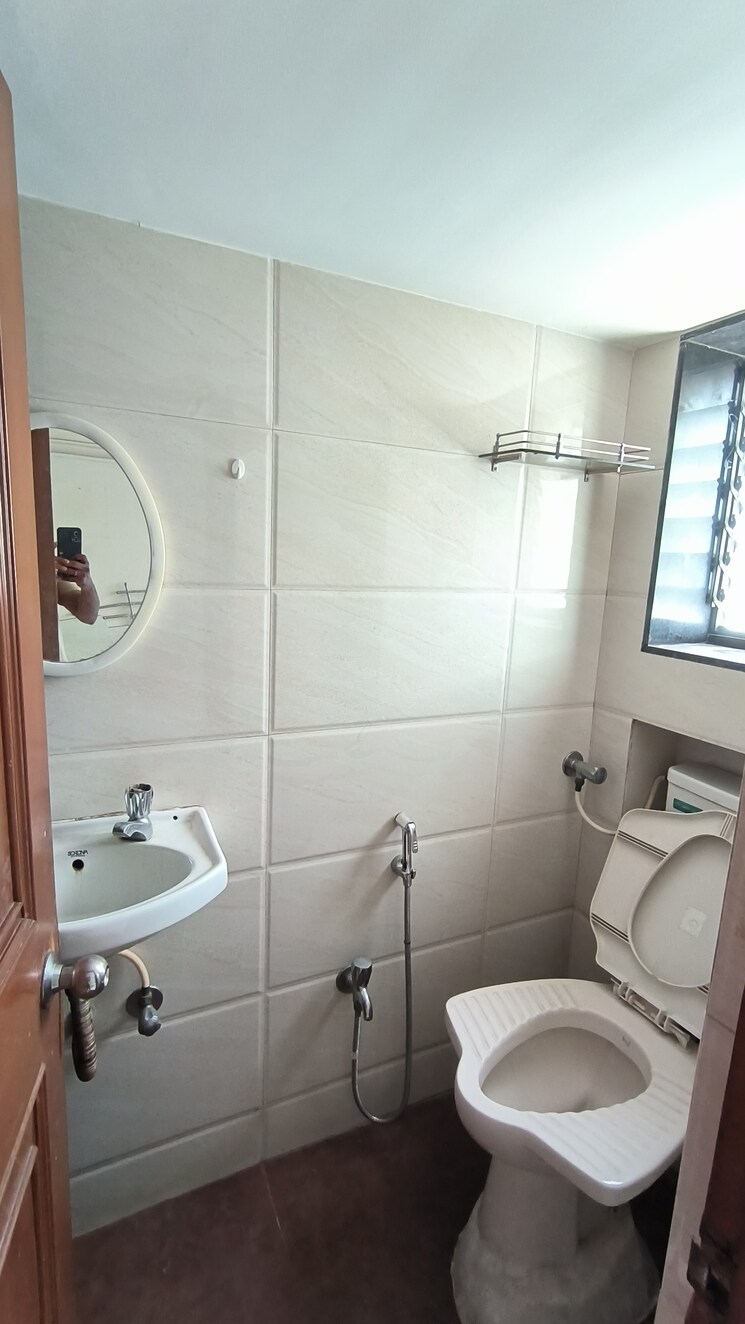 Bathroom, poonam-apartments-worli 2 Bedroom 700 Sq.Ft. Apartment In Worli Mumbai 8911318