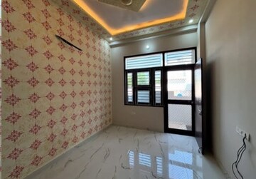 Room in 3 BHK Builder Floor at Sector 37 – for Rent