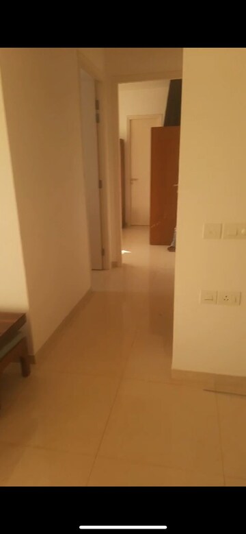 Room in 1 BHK Apartment at Hiranandani Fortune City, New Panvel – for Rent