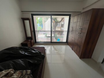Bedroom in 2 BHK Apartment at Kalpataru Imperia, Santacruz West – for Rent