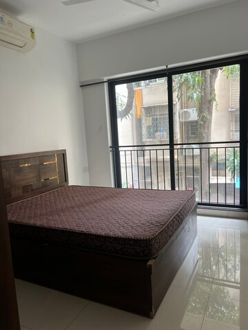 2 BHK Apartment For Rent in Kalpataru Imperia, Santacruz West