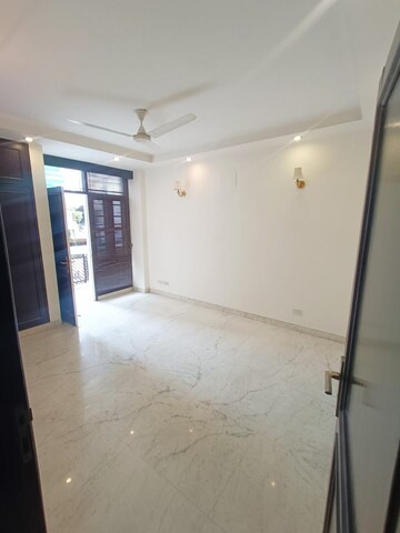 Room in 3 BHK Builder Floor at Greater Kailash I – for Rent