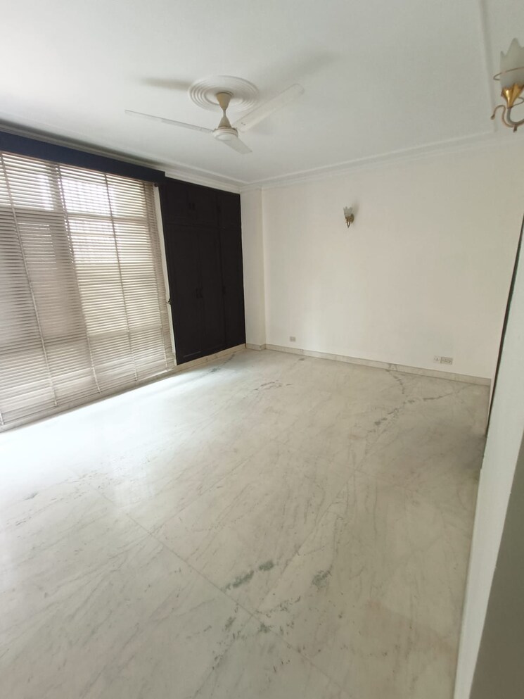 Room, greater kailash i 3 Bedroom 2700 Sq.Ft. Builder Floor In Greater Kailash I Delhi 8911412