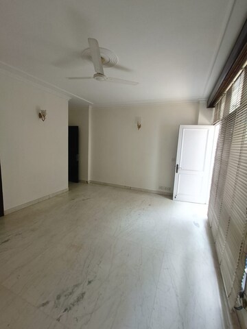 Room in 3 BHK Builder Floor at Greater Kailash I – for Rent