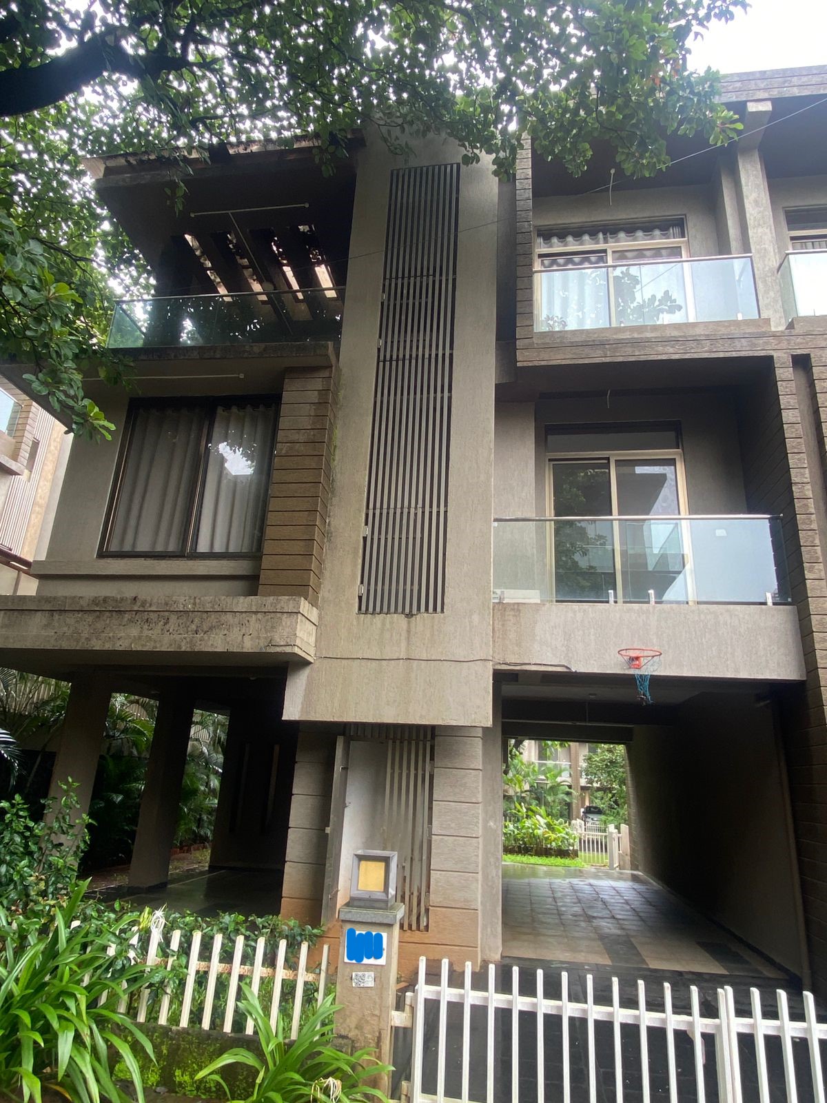 4 BHK Villa For Sale in Woods