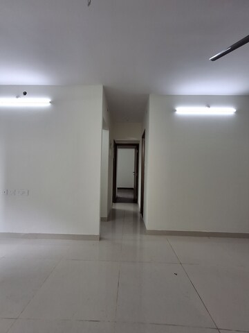 Room in 1.5 BHK Apartment at Shapoorji Pallonji Siennaa, Kandivali East – for Rent