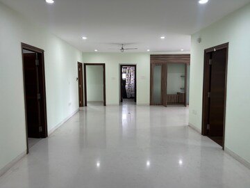 Room in 4 BHK Apartment at DSR Fortune Prime, Madhapur – for Rent