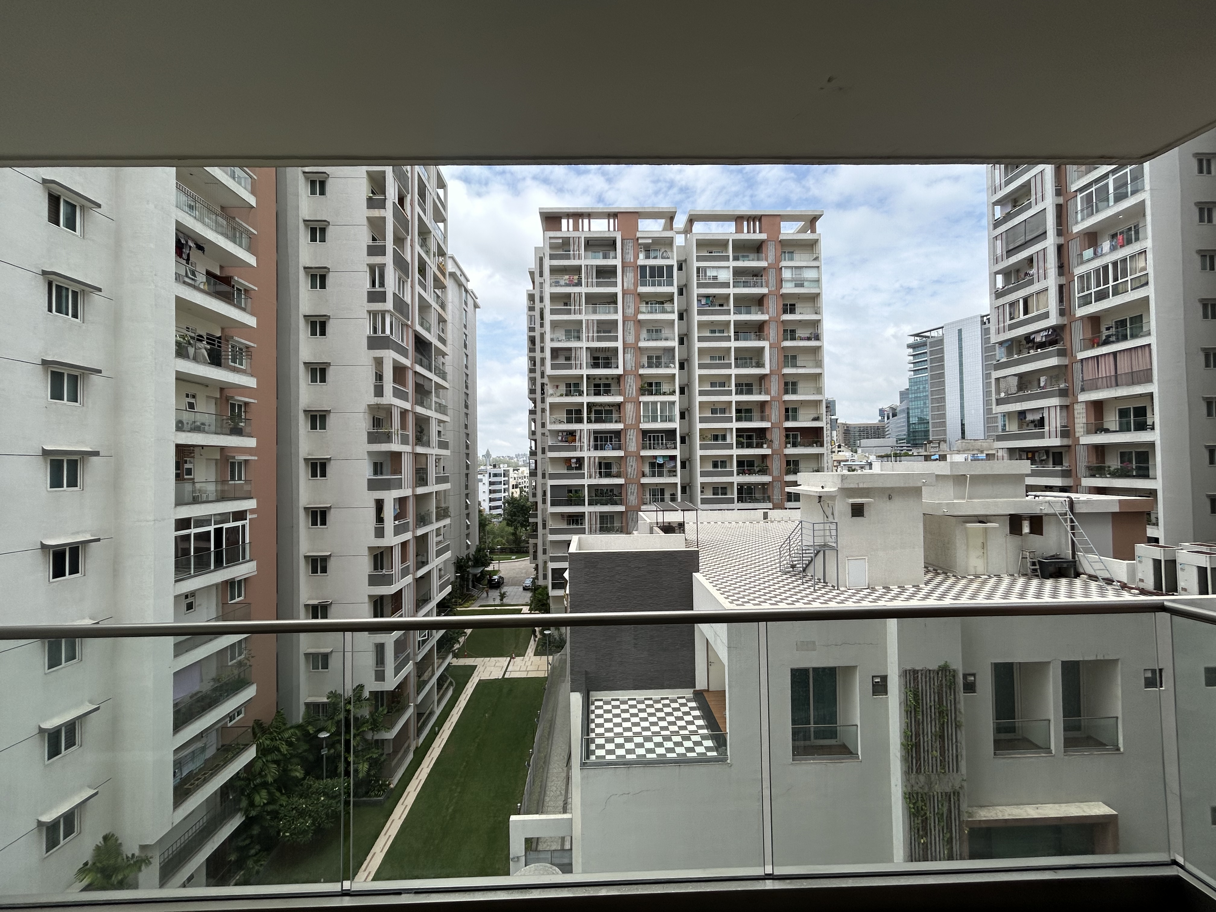 4 BHK + Pooja Room,Servant Room 3800 Sq.Ft. Apartment in DSR Fortune Prime