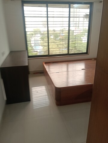 Room in 3 BHK Apartment at Bhatia Dahisar Sumati CHS, Dahisar West – for Rent