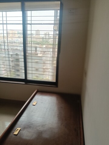 Room in 3 BHK Apartment at Bhatia Dahisar Sumati CHS, Dahisar West – for Rent