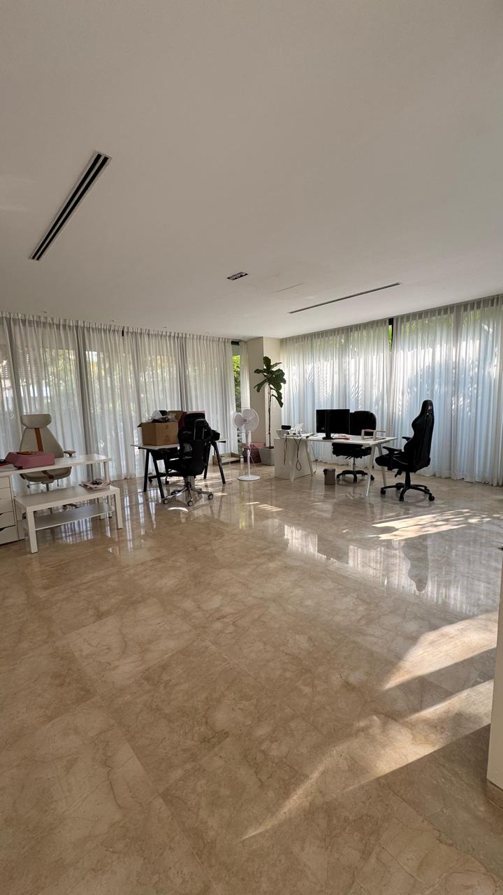 6 BHK + Servant Room Apartment For Rent in Embassy Boulevard