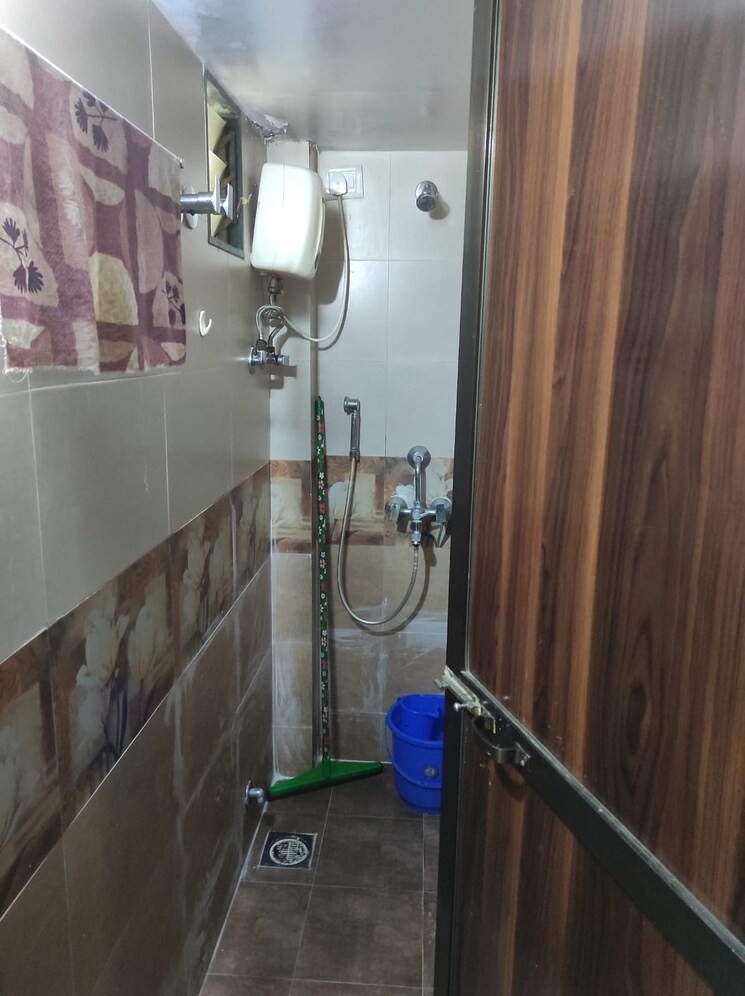 Bathroom, shree-devadiga-chs 1 Bedroom 400 Sq.Ft. Apartment In Andheri East Mumbai 8908100