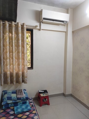Room in 1 BHK Apartment at Shree Devadiga CHS, Andheri East – for Rent