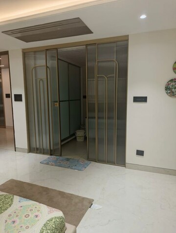 Room in 4 BHK Apartment at Pranava One Hyderabad, Somajiguda – for Rent