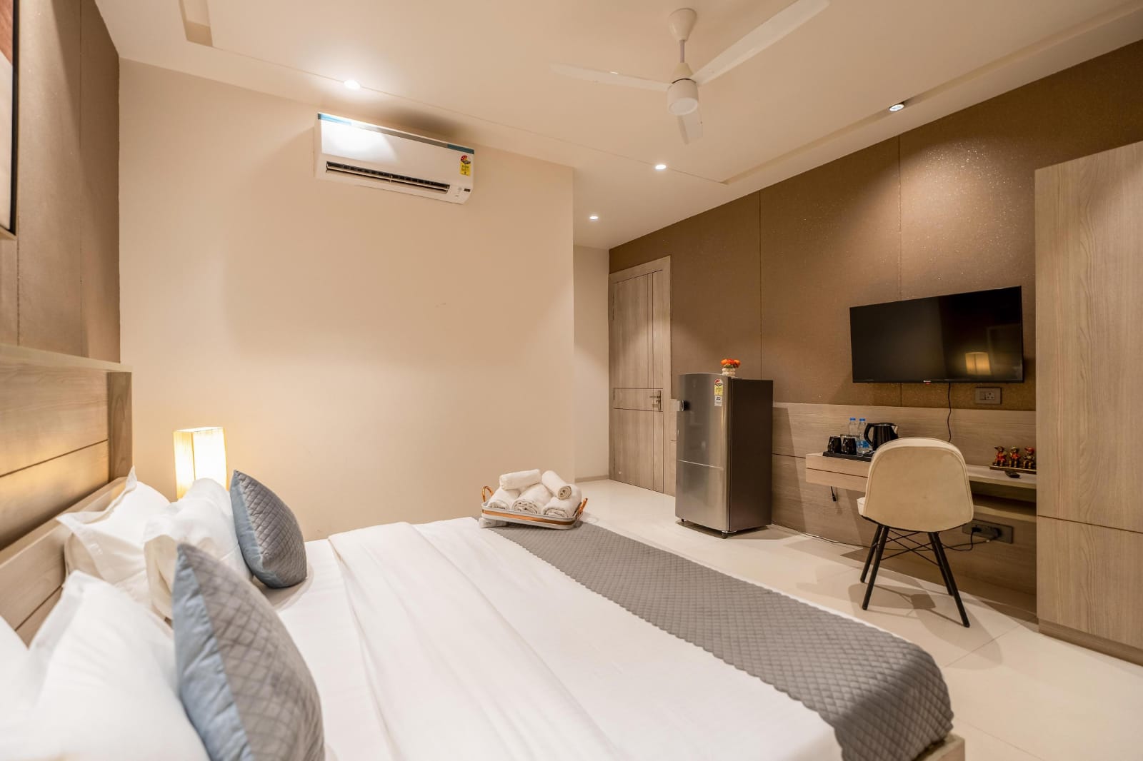 6 BHK Builder Floor For Rent in DLF Phase I