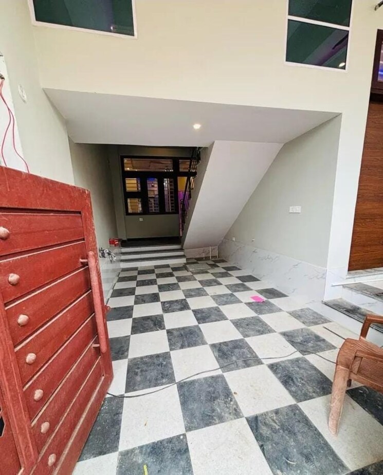 Balcony, sector 29 3 Bedroom 1800 Sq.Ft. Builder Floor In Sector 29 Faridabad 8911544