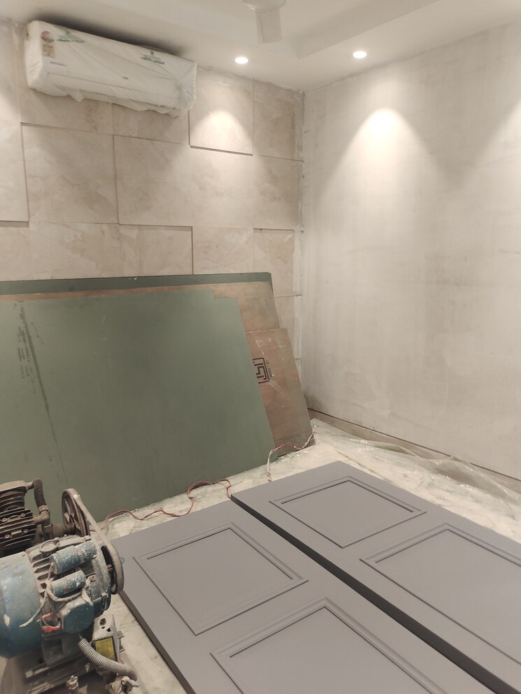 Bathroom, kailash colony 4 Bedroom 2700 Sq.Ft. Builder Floor In Kailash Colony Delhi 8911545