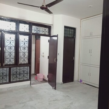 Room in 2 BHK Independent House at Jankipuram Vistar – for Rent