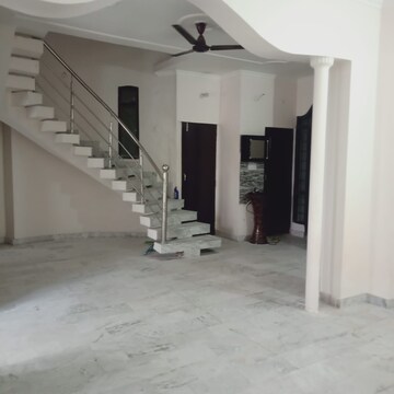 Parking in 2 BHK Independent House at Jankipuram Vistar – for Rent