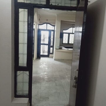 Room in 2 BHK Independent House at Jankipuram Vistar – for Rent