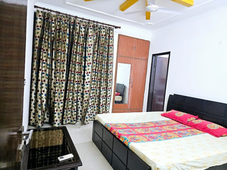 Bedroom, sector 52 4 Bedroom 3300 Sq.Ft. Builder Floor In Sector 52 Gurgaon 8911605